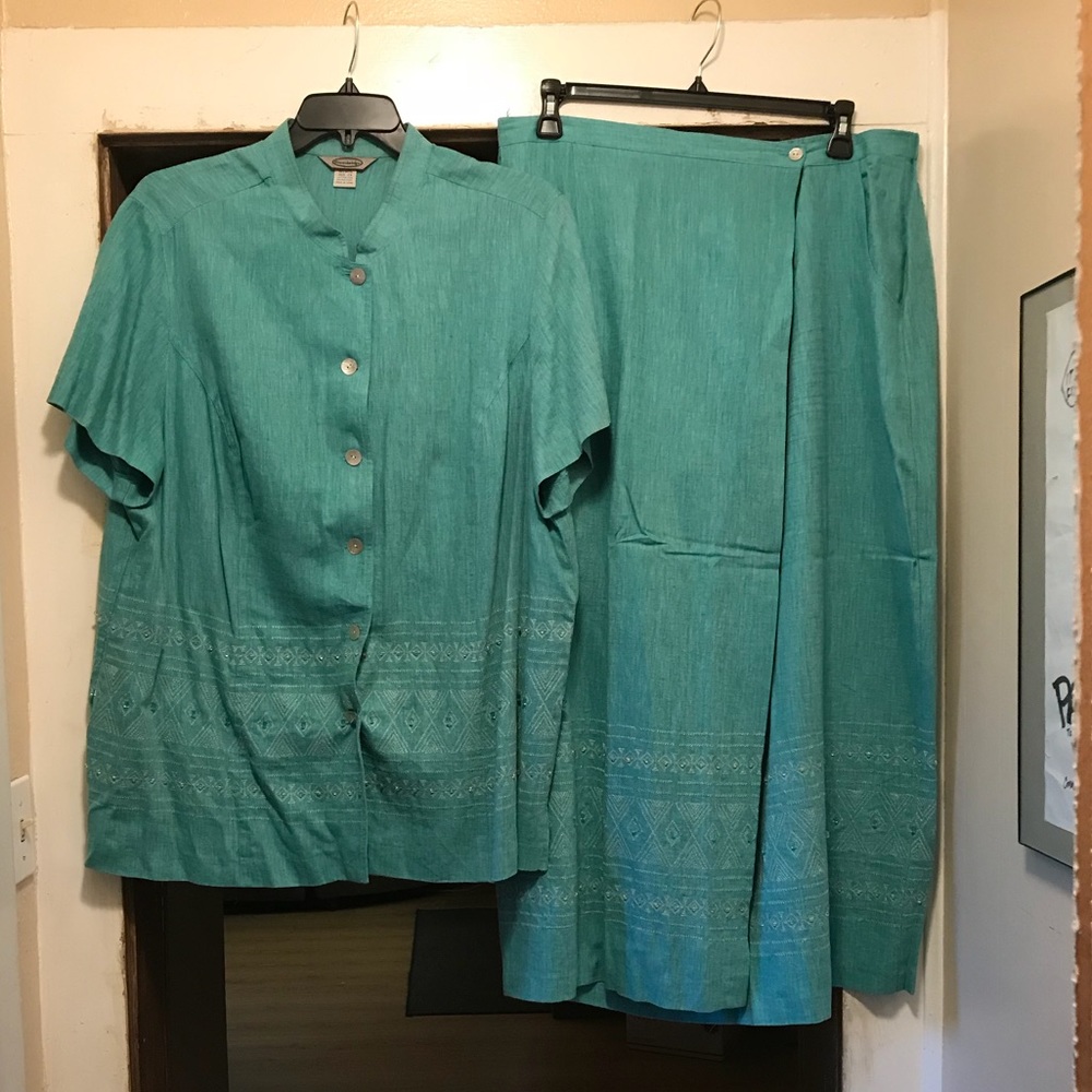 StoneBridge shirt and skirt size 2X